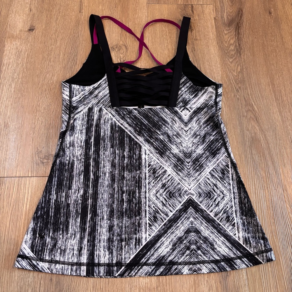 Lululemon Women’s Hot To Street Heat Wave Regal Plum Abstract Athletic Tank 8
